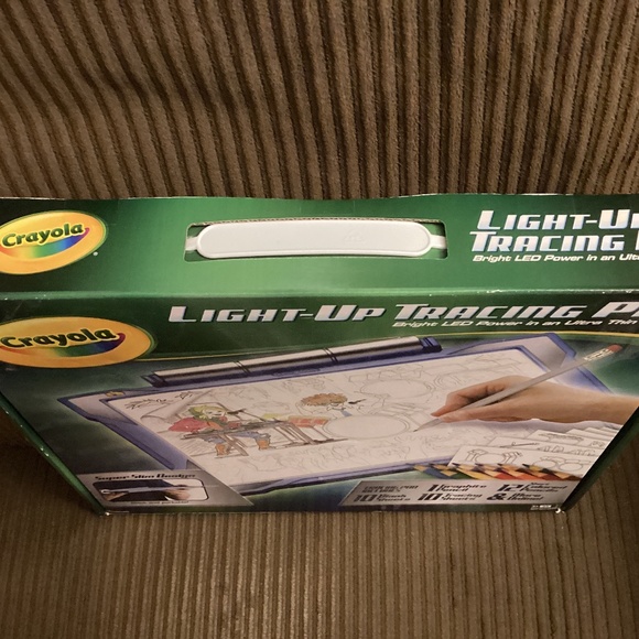 CRAYOLA Brand New Light Up Tracing Pad Bright LED, Ultra Thin Tablet - Picture 5 of 9